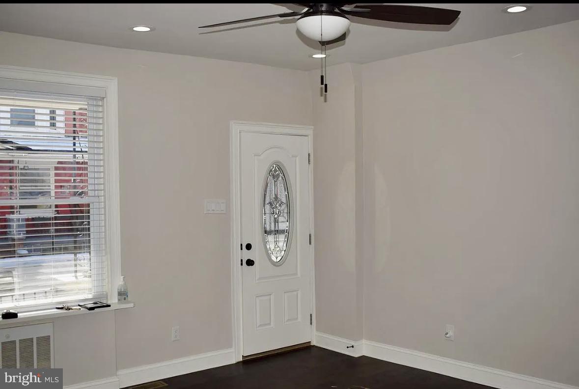 5837 Belmar Ter Property Photo 6