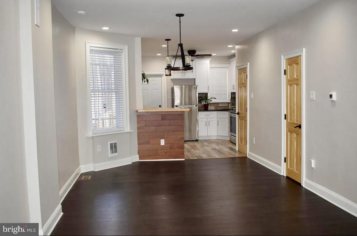 5837 Belmar Ter Property Photo 8