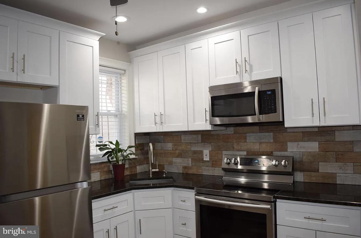5837 Belmar Ter Property Photo 10