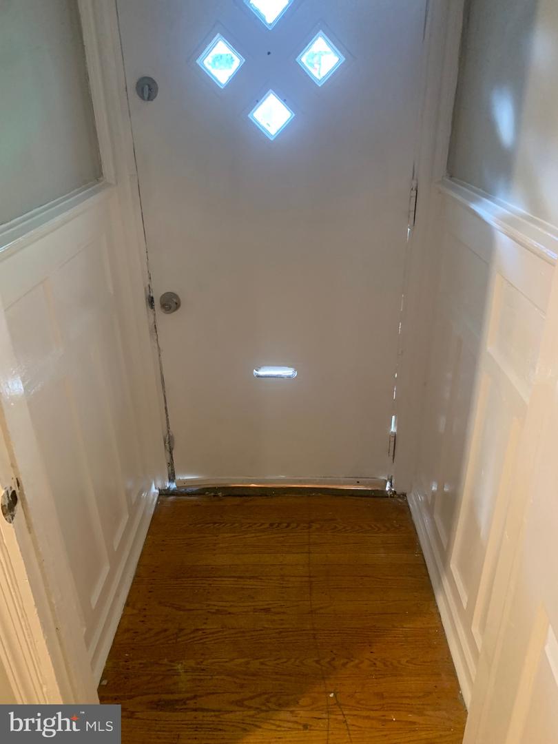 5515 Walton Ave Property Photo 2