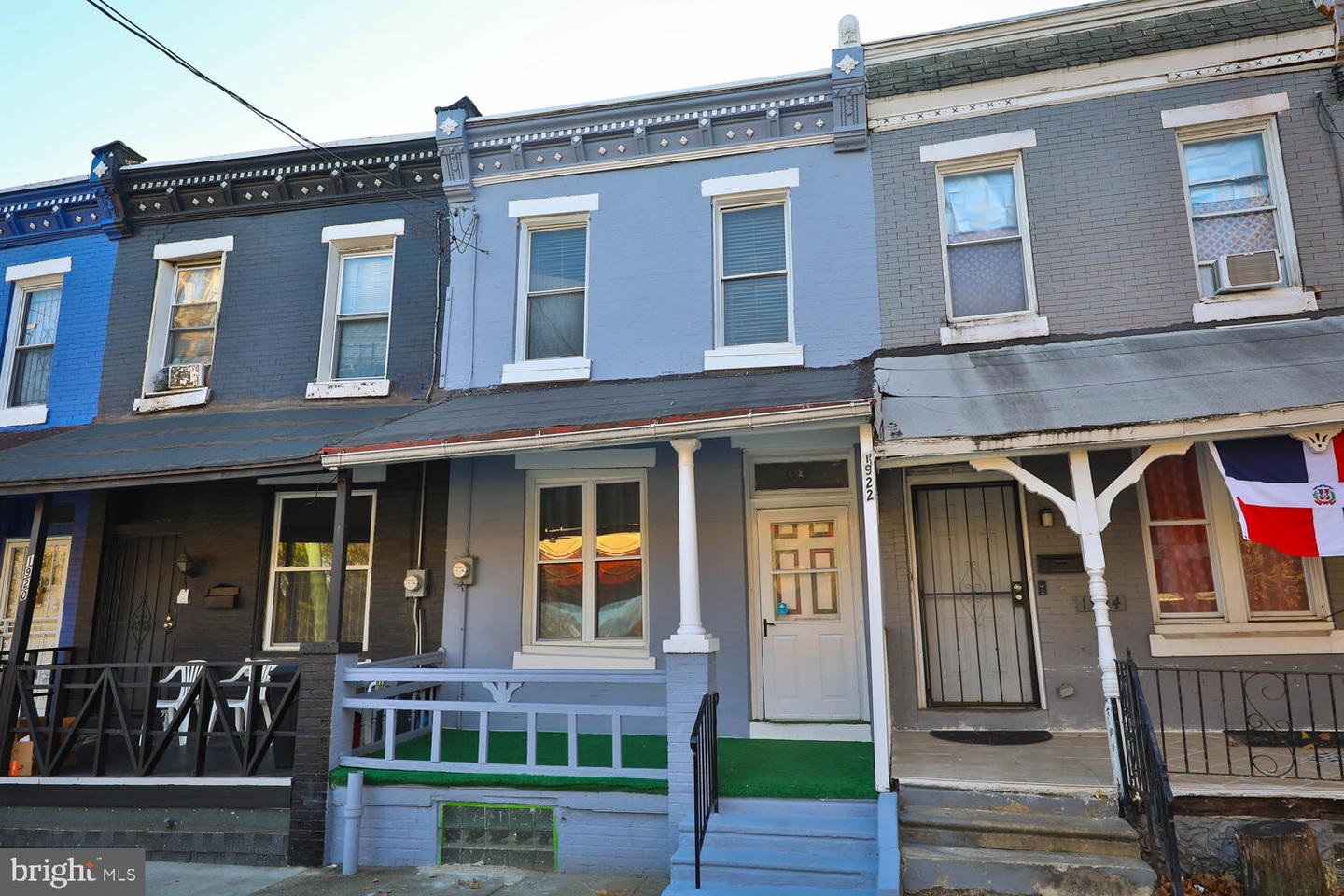 1922 Dennie St Property Photo 1