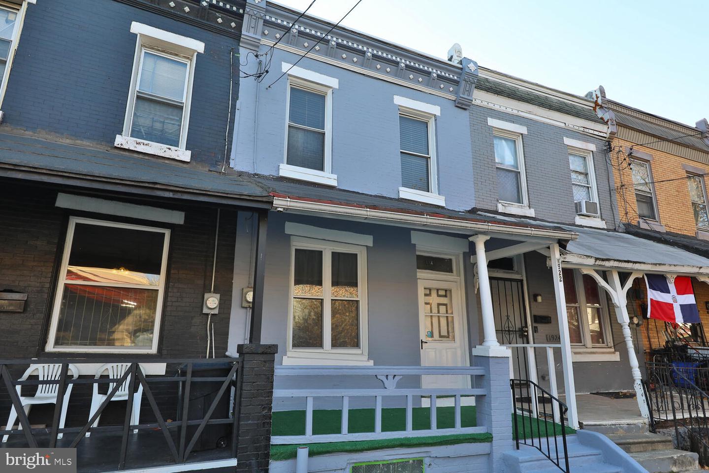 1922 Dennie St Property Photo 2