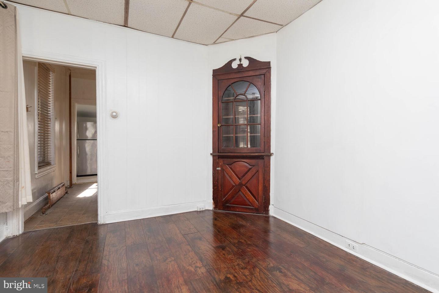 1922 Dennie St Property Photo 7