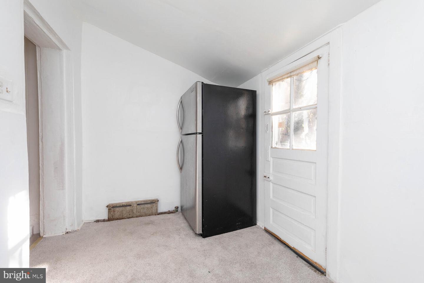 1922 Dennie St Property Photo 11