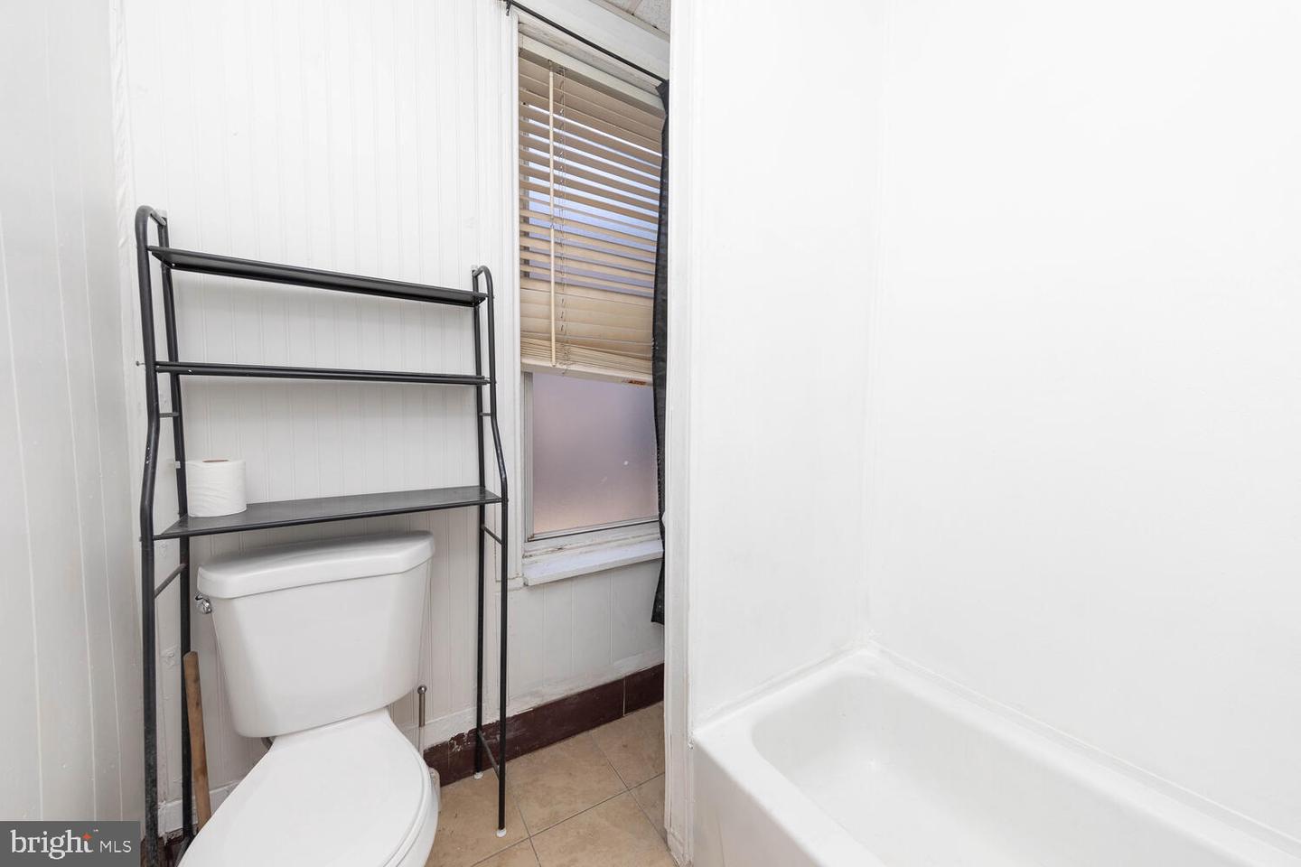 1922 Dennie St Property Photo 12
