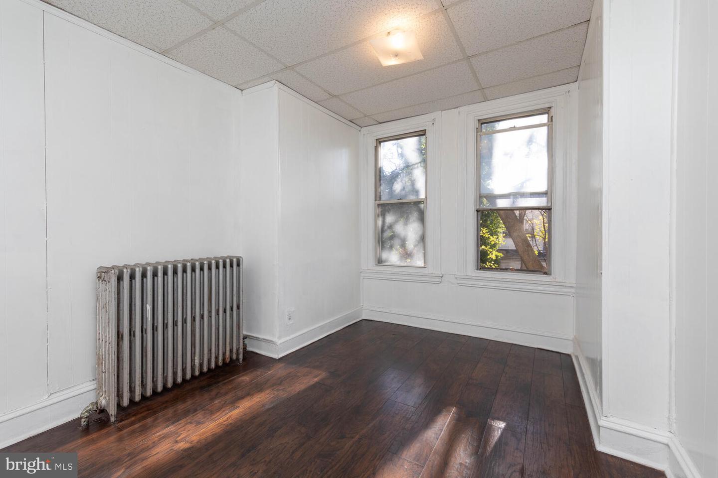 1922 Dennie St Property Photo 13