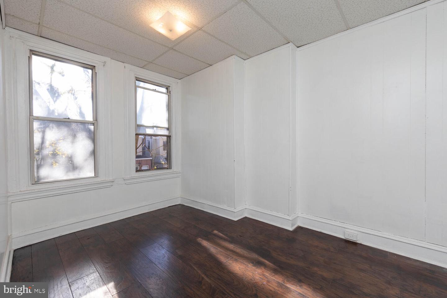 1922 Dennie St Property Photo 14