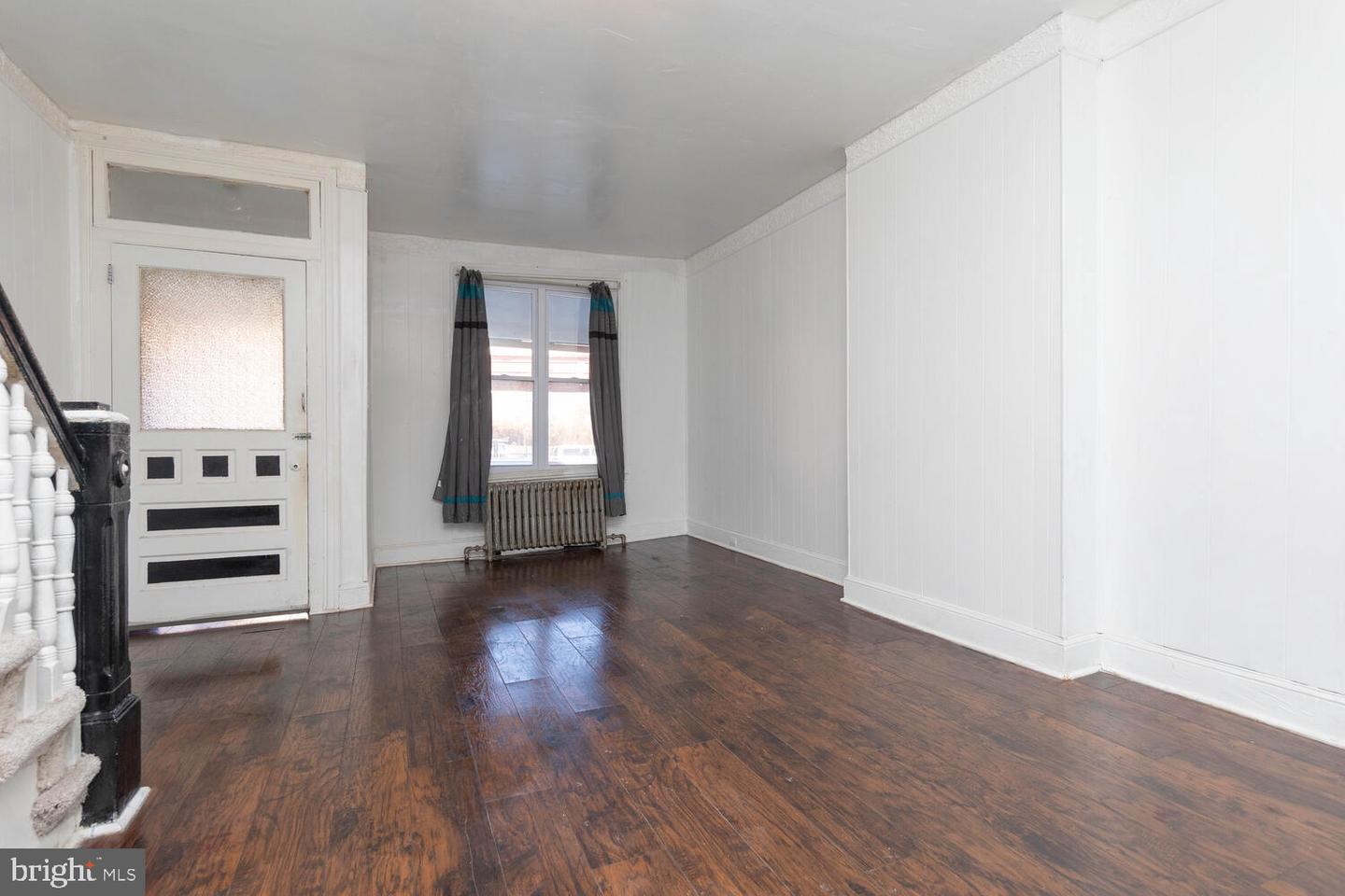 1922 Dennie St Property Photo 16