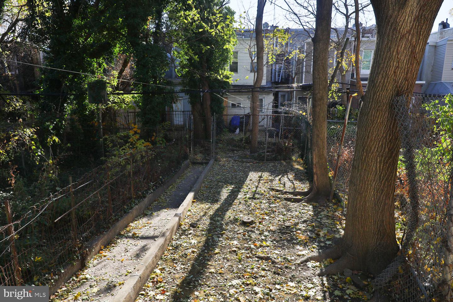1922 Dennie St Property Photo 27