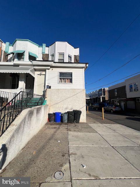 1537 E Luzerne St Property Photo 1