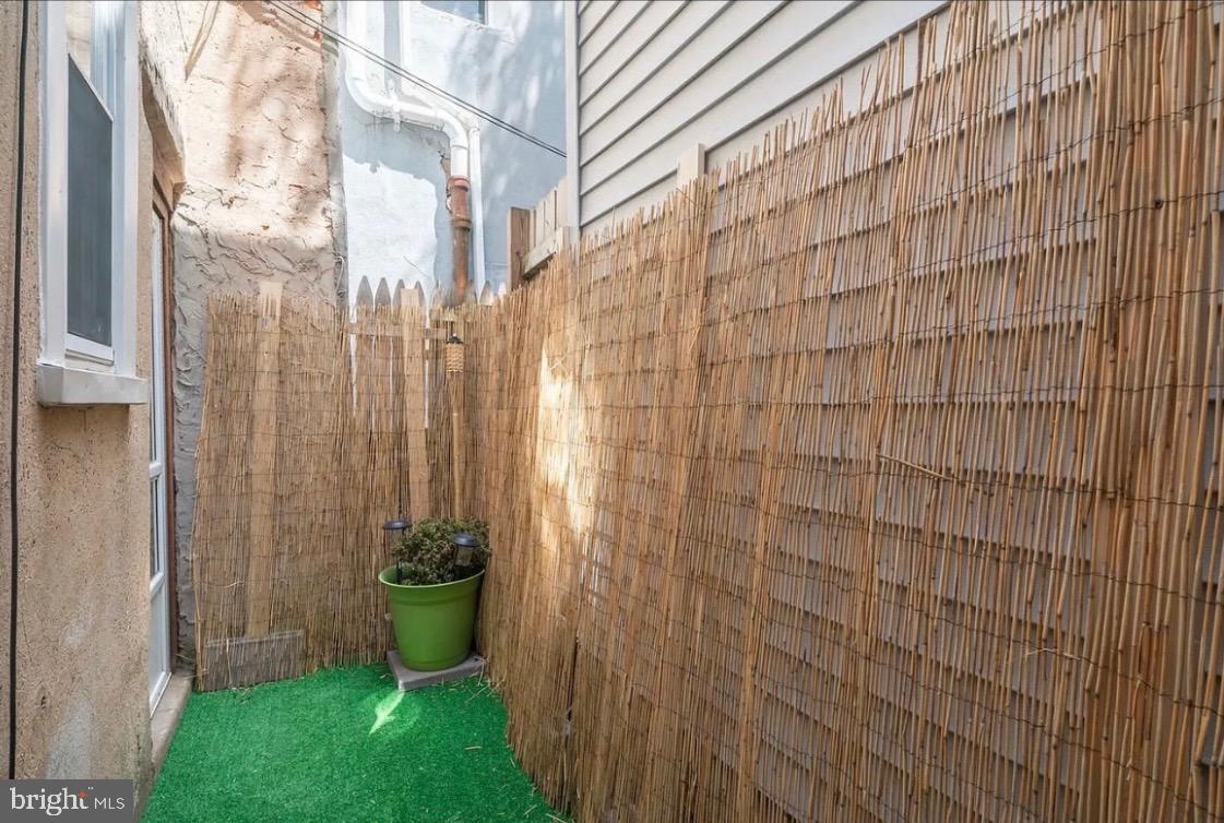1524 Ellsworth St Property Photo 14