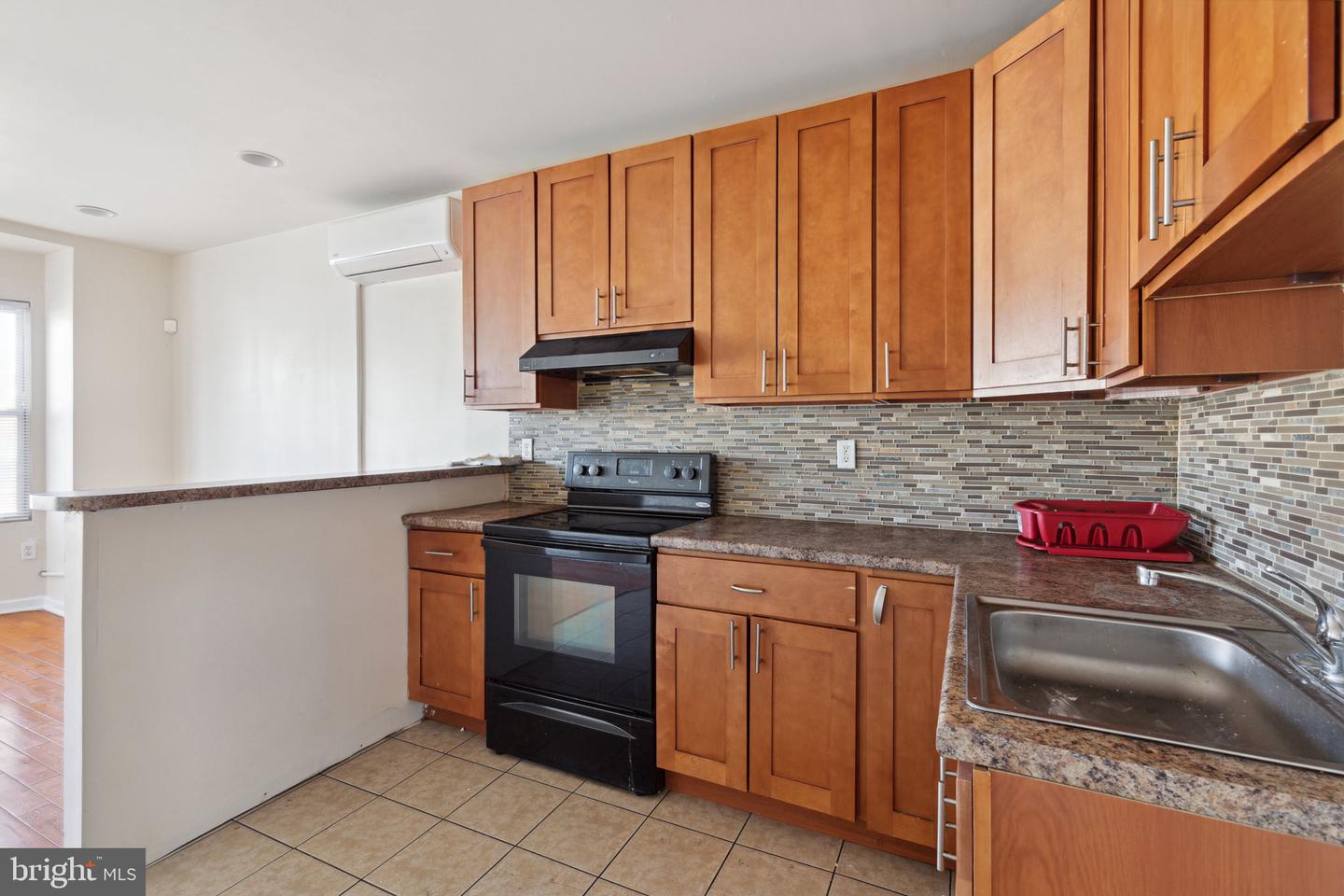 5935 Ogontz Ave Property Photo 17