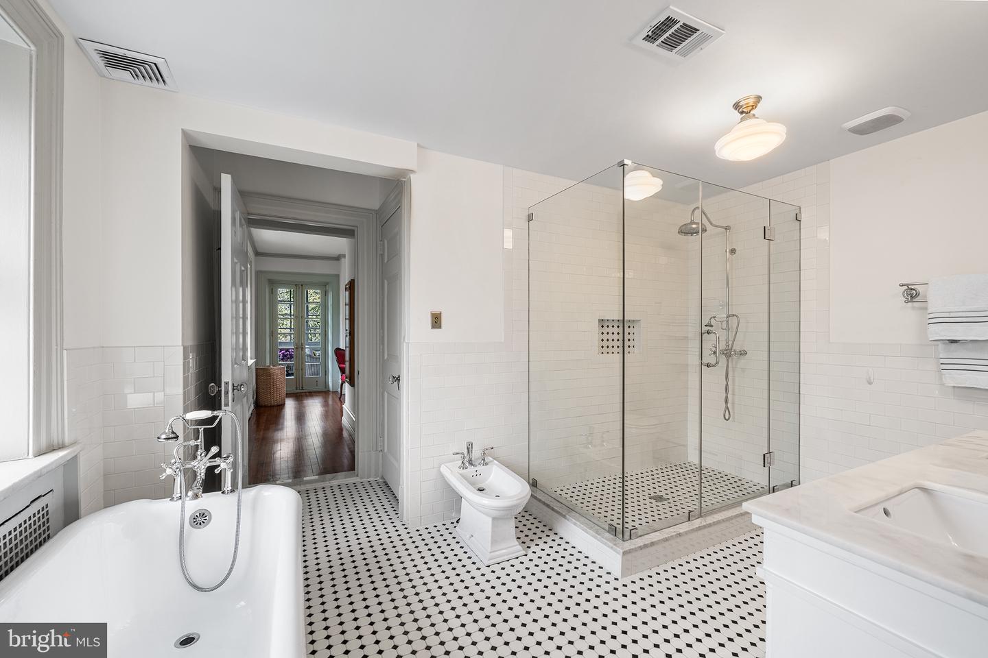 6600 Wissahickon Property Photo 48