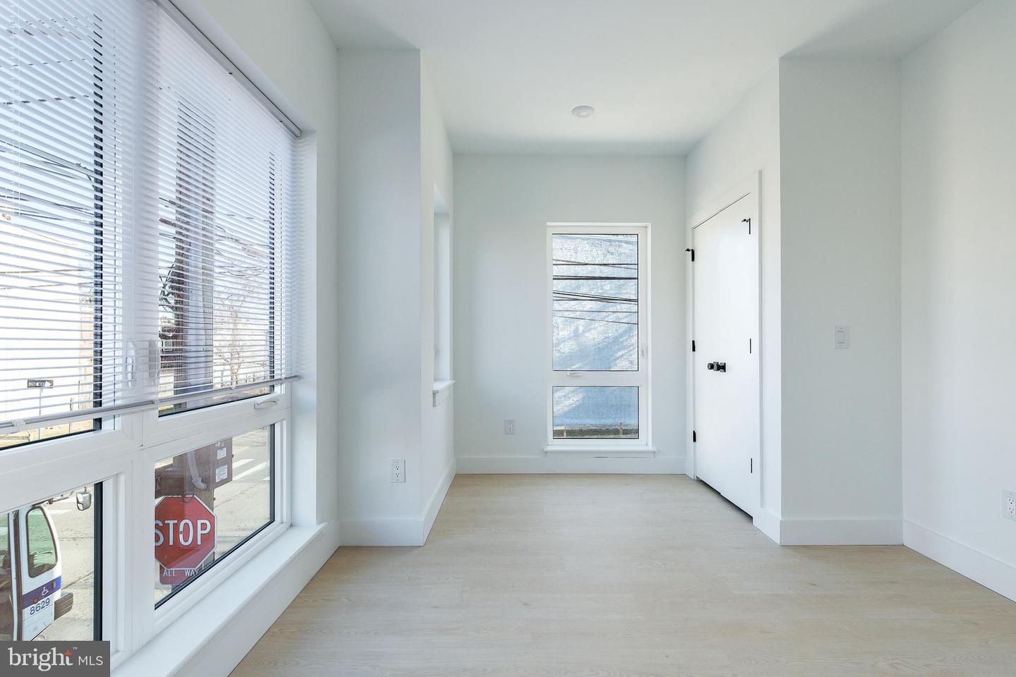2400 W Montgomery Ave Property Photo 3