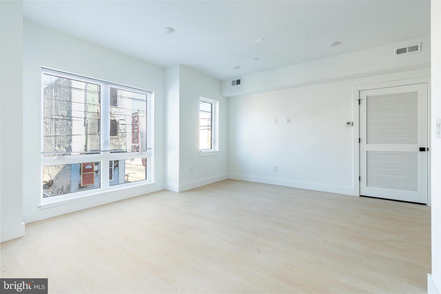 2400 W Montgomery Ave Property Photo 12