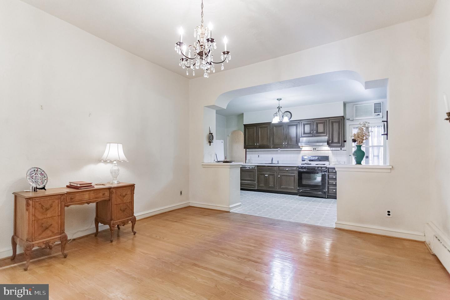 513 Pine St Property Photo 4