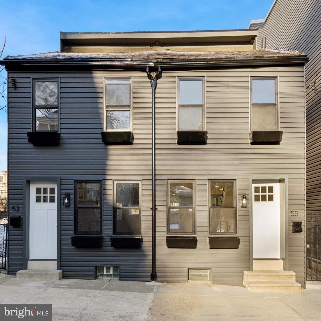 55 E Sharpnack St Property Photo
