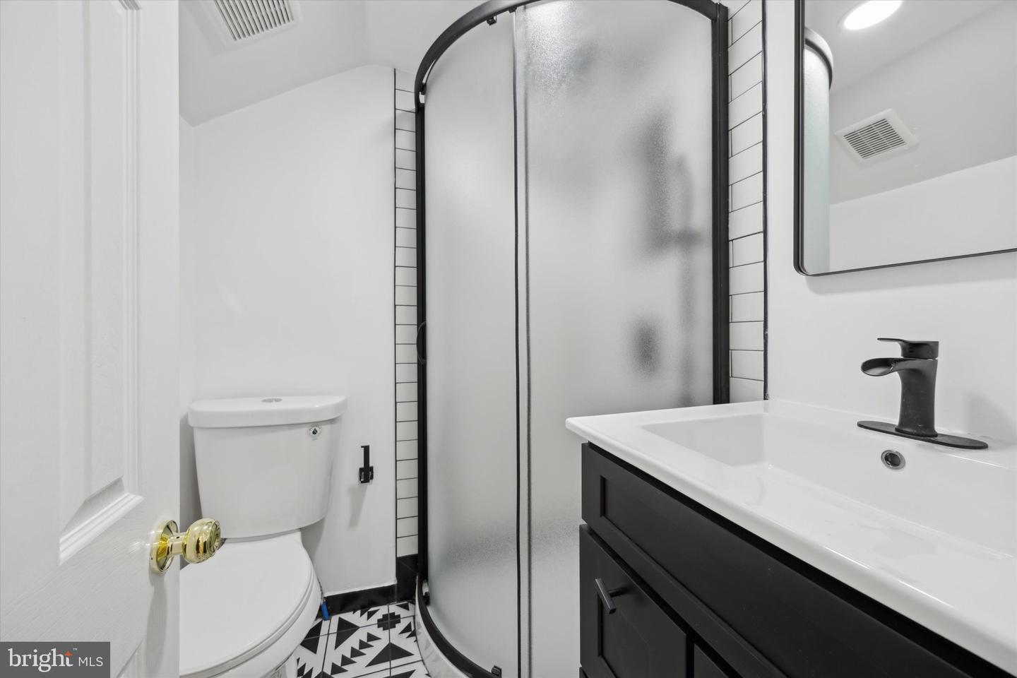55 E Sharpnack St Property Photo 15