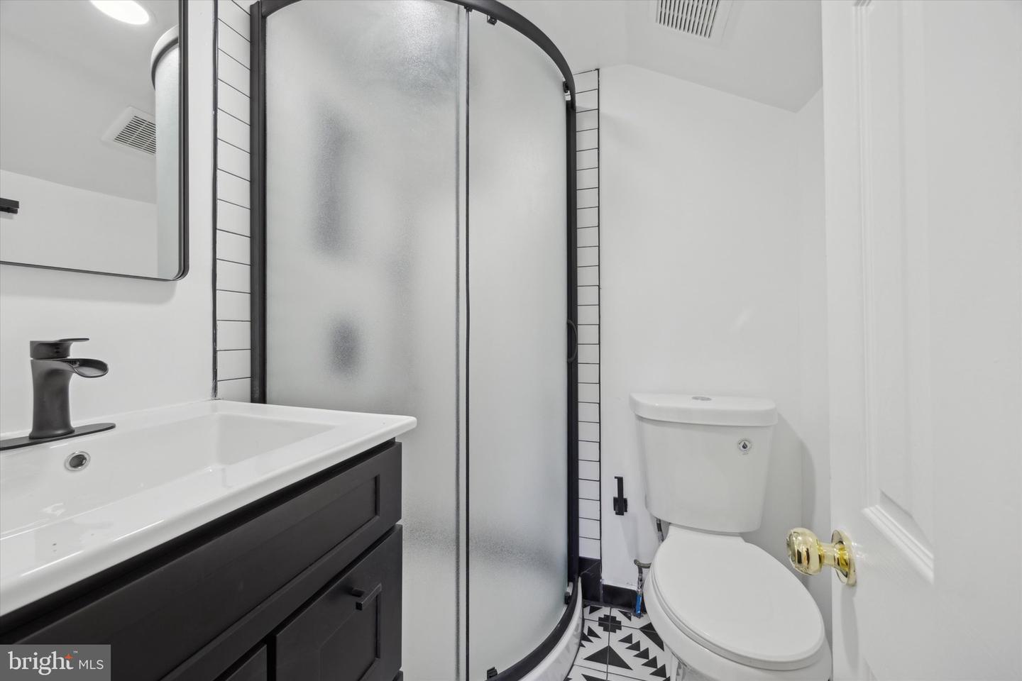 53 E Sharpnack St Property Photo 15