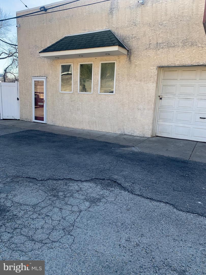 3660 CRESSON ST Property Photo 1