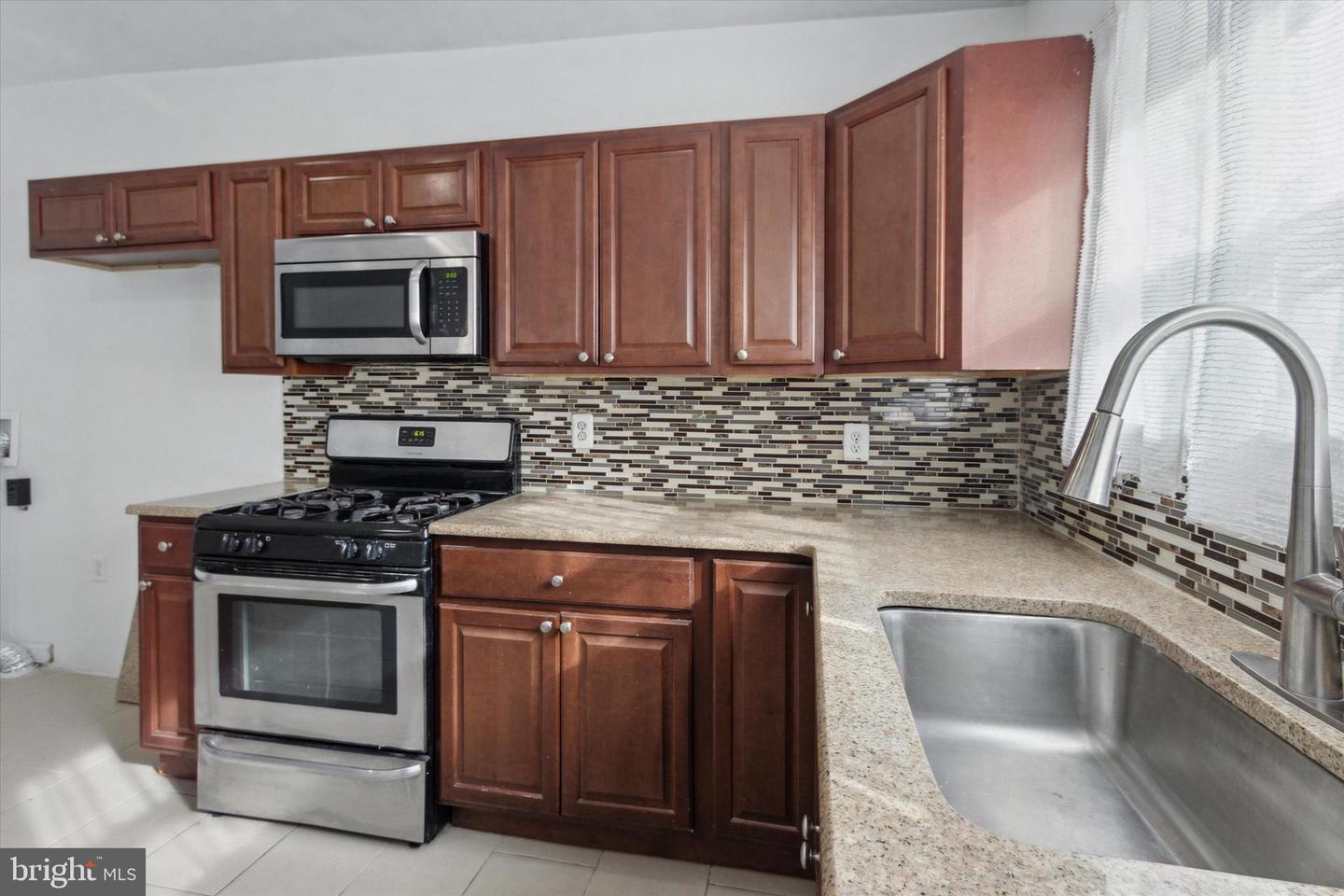 3035 Tulip St Property Photo 5
