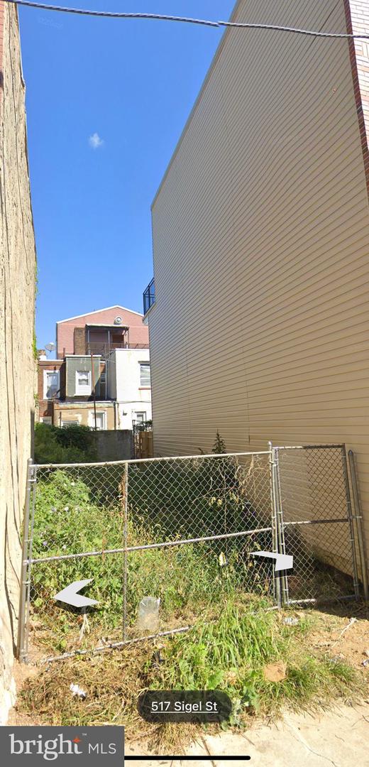 517 Sigel St Property Photo 2