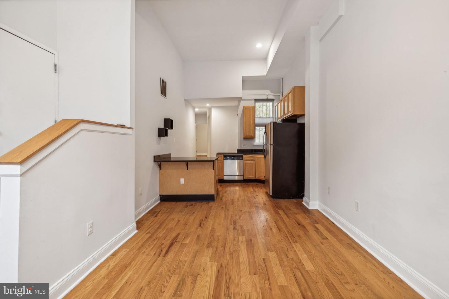1938 Christian St #a Property Photo 6