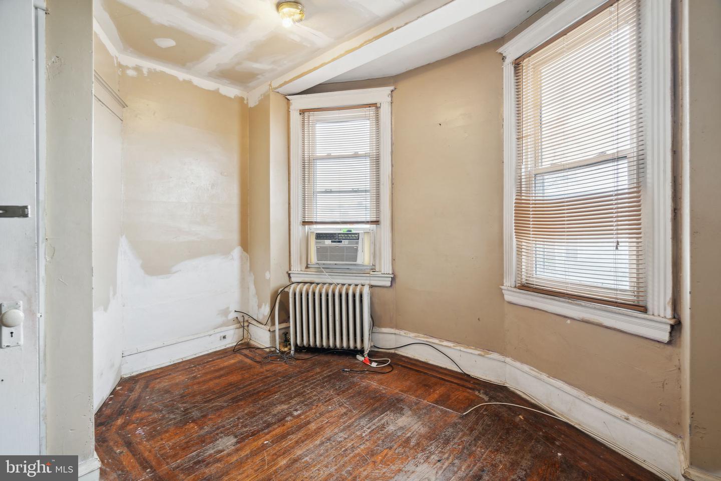 5033 N Smedley St Property Photo 25