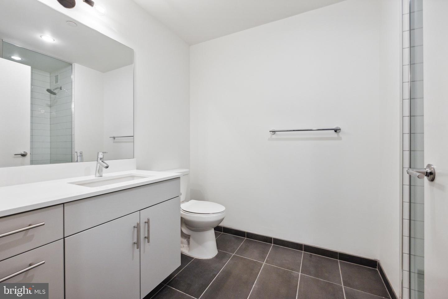 569 N 5th Street #334 Property Photo 6