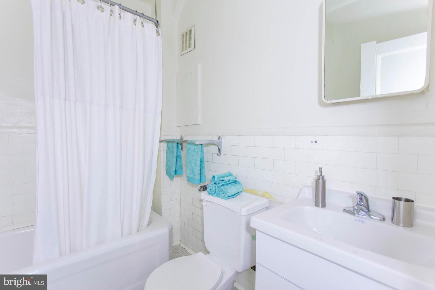 1229 Chestnut St #1407 Property Photo 5