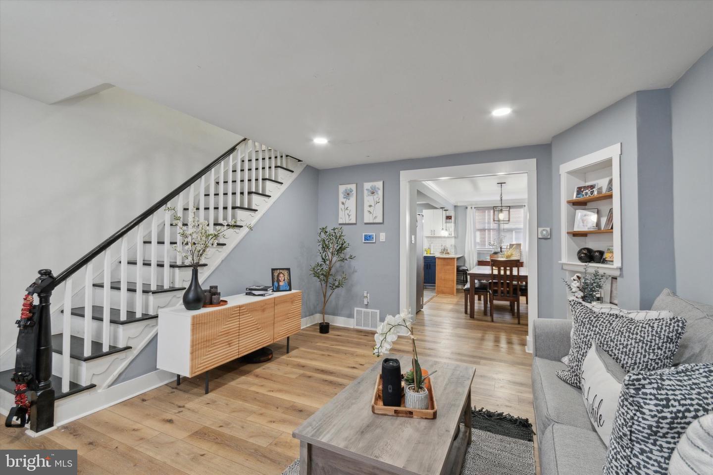211 Stearly St Property Photo 2