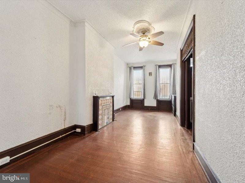 2330 N 7th St Property Photo 3