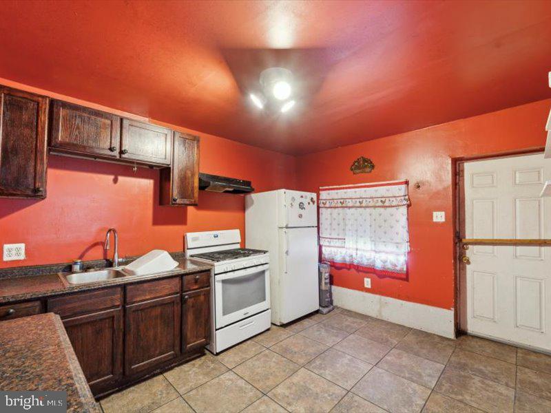 2330 N 7th St Property Photo 5