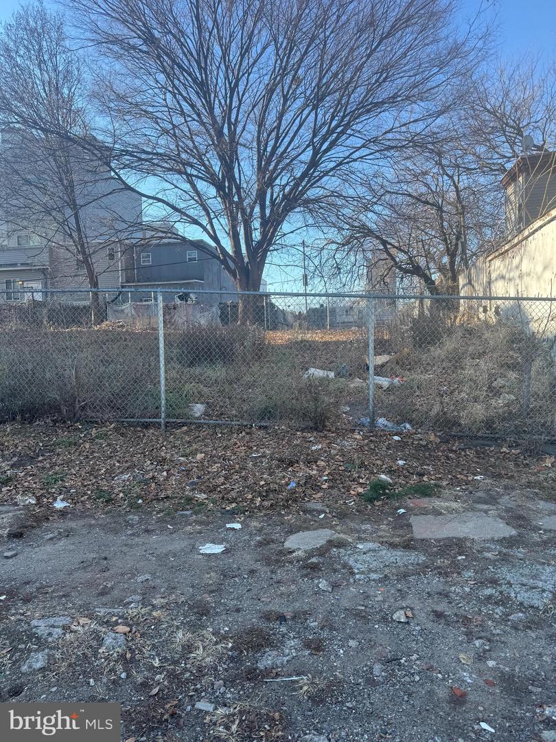 1812 E Lehigh Ave Property Photo 1