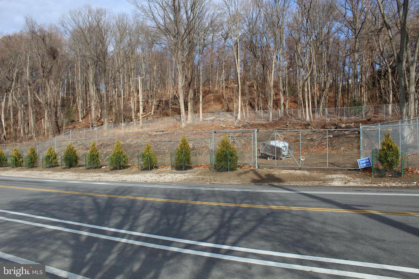 5401-5425 Umbria St Property Photo 2