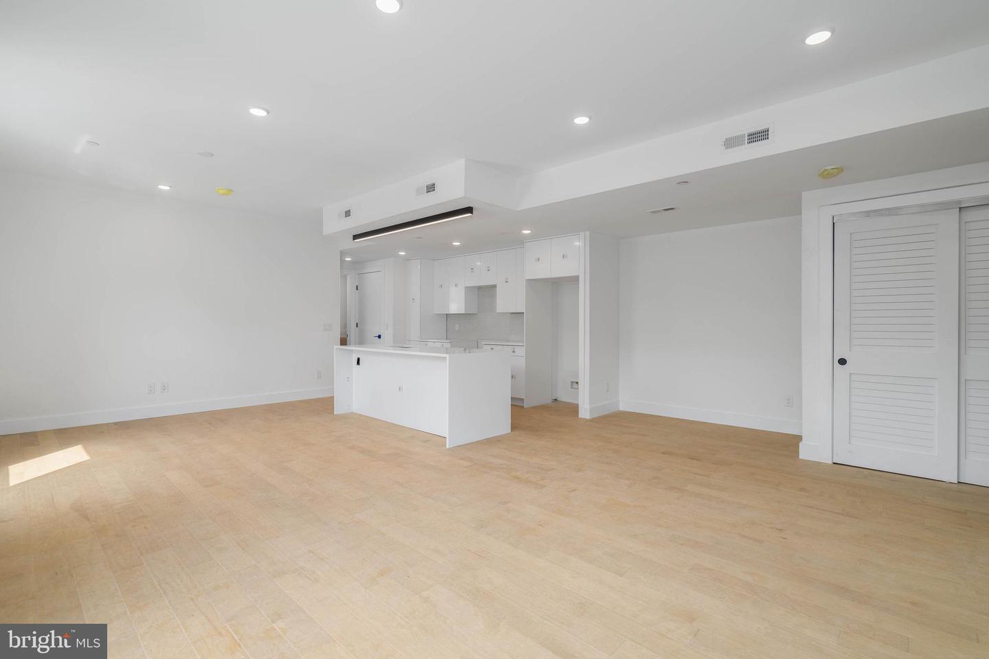 1501 N 31st St #416 Property Photo 4