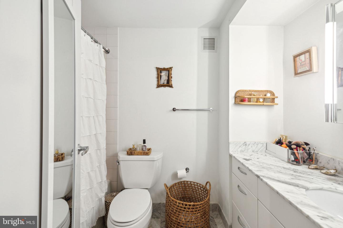 219-29 S 18th St #704 Property Photo 13