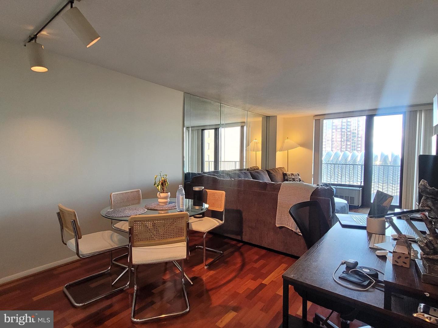 1420 Locust St #14p Property Photo 3