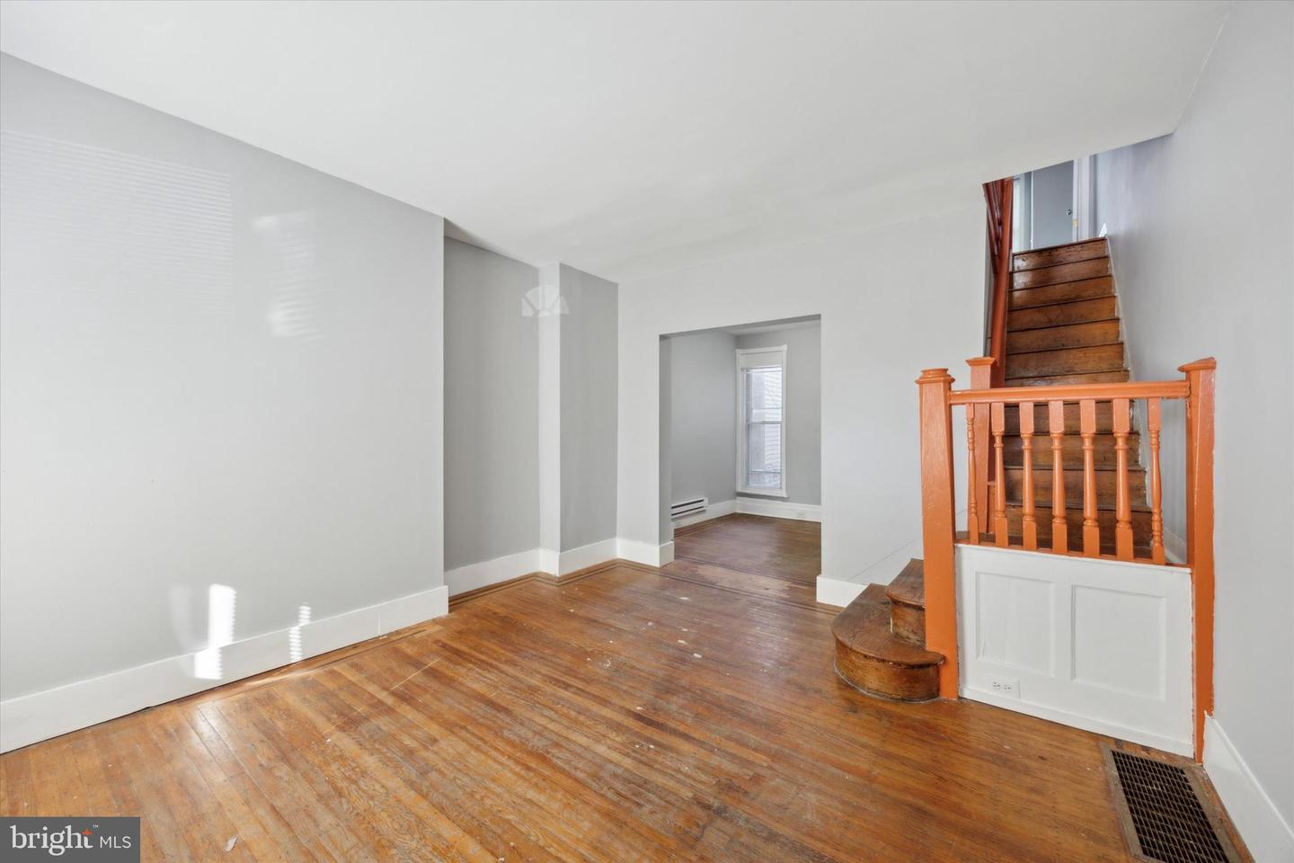 6041 Hazel Ave Property Photo 2