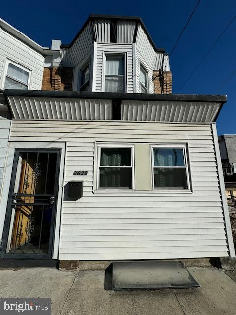 2825 E Victoria St Property Photo