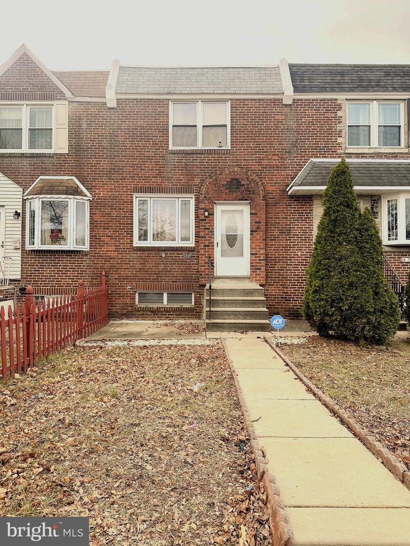 2946 Fanshawe St Property Photo