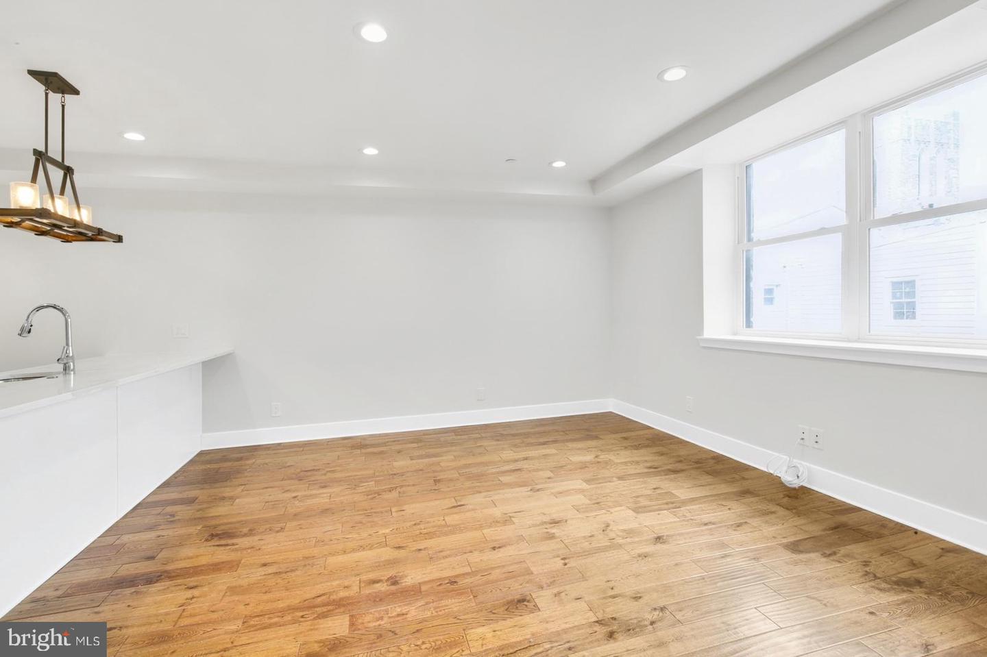 1420 E Susquehanna Ave #e Property Photo 9