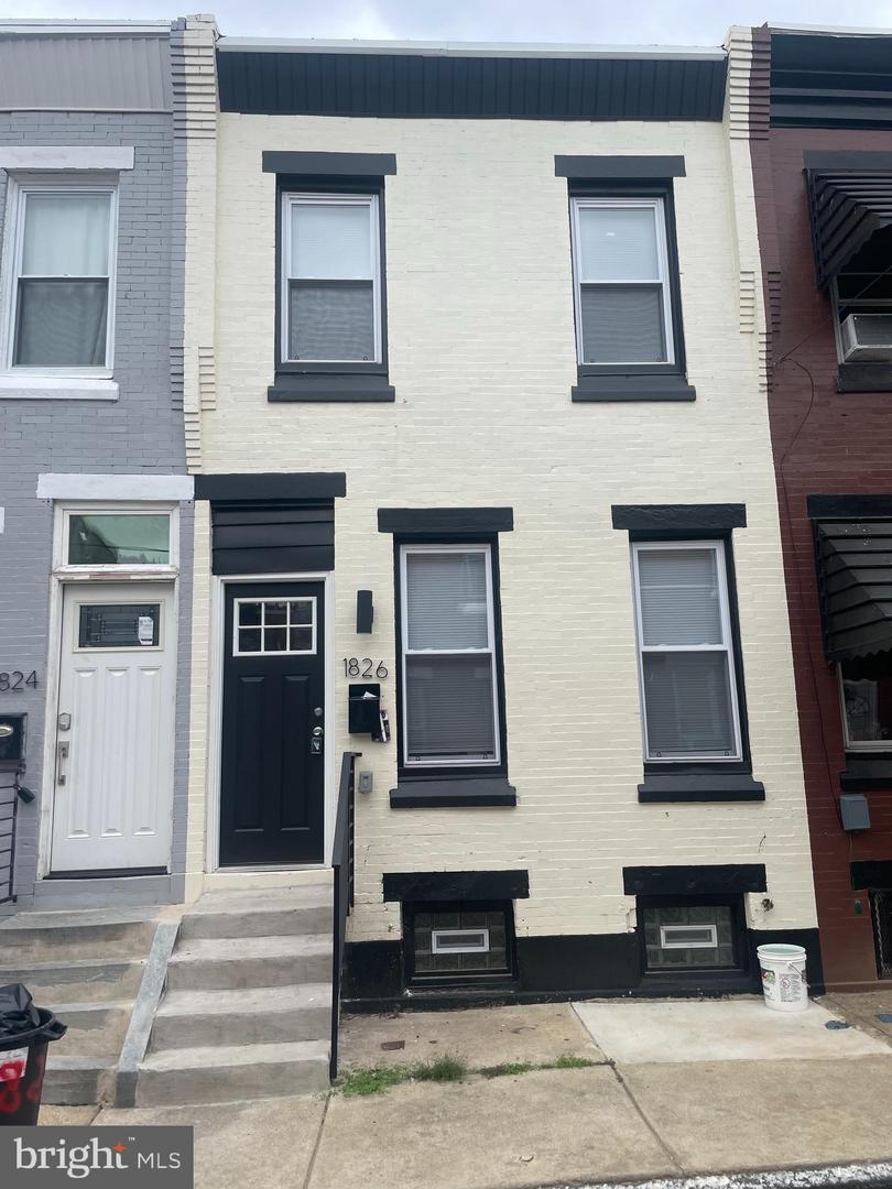 1826 N Taylor St Property Photo 1