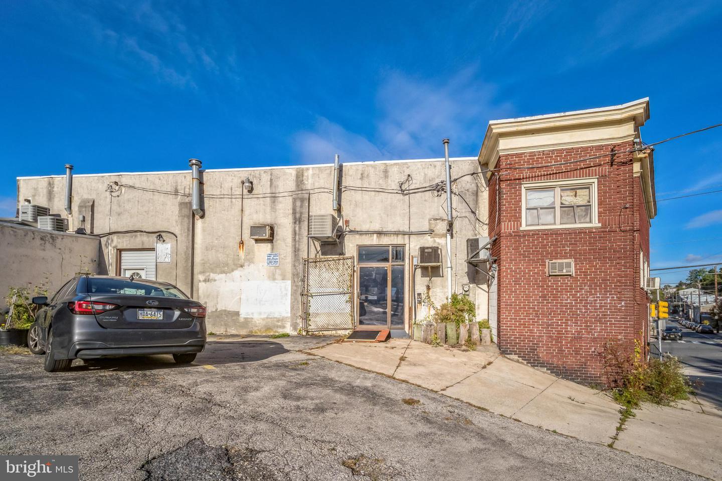 5235-43 Ridge Ave #rear Property Photo 12