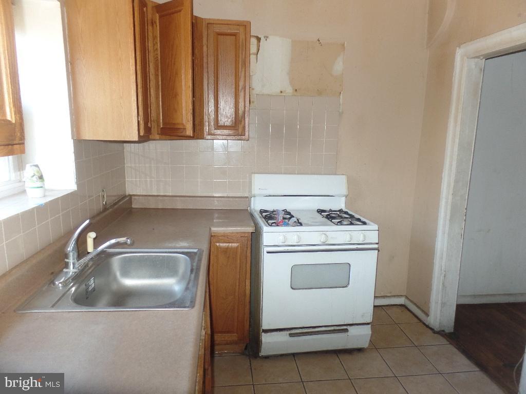 1252 N 56th St Property Photo 11