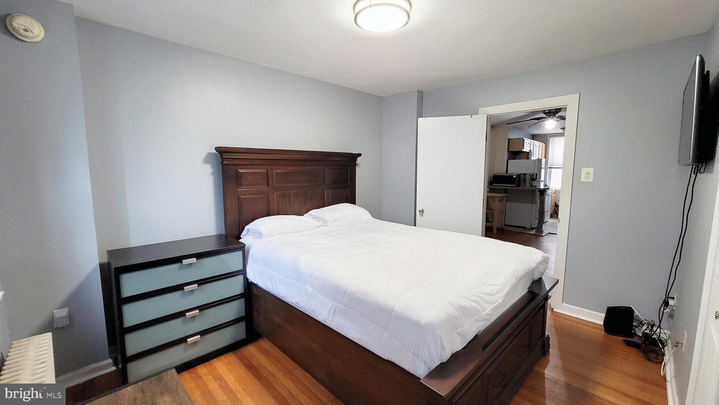 302 S Juniper St #2 Property Photo 3