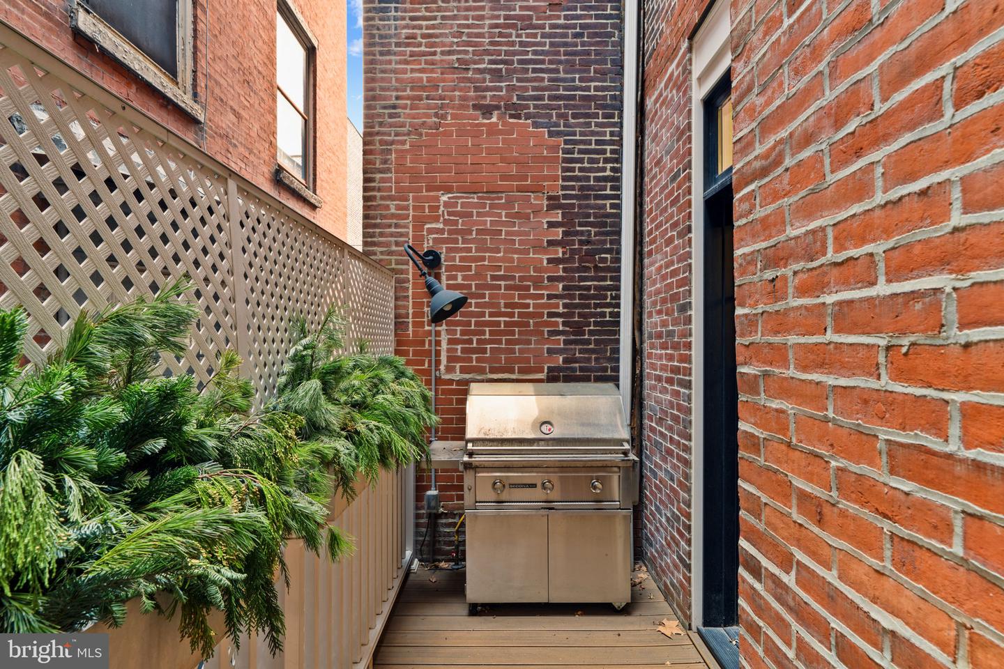 1808 Delancey Pl Property Photo 21