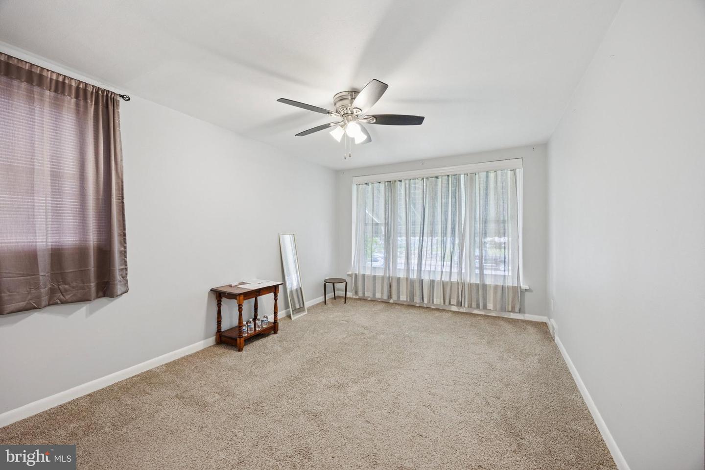 2230 Emerson St Property Photo 4