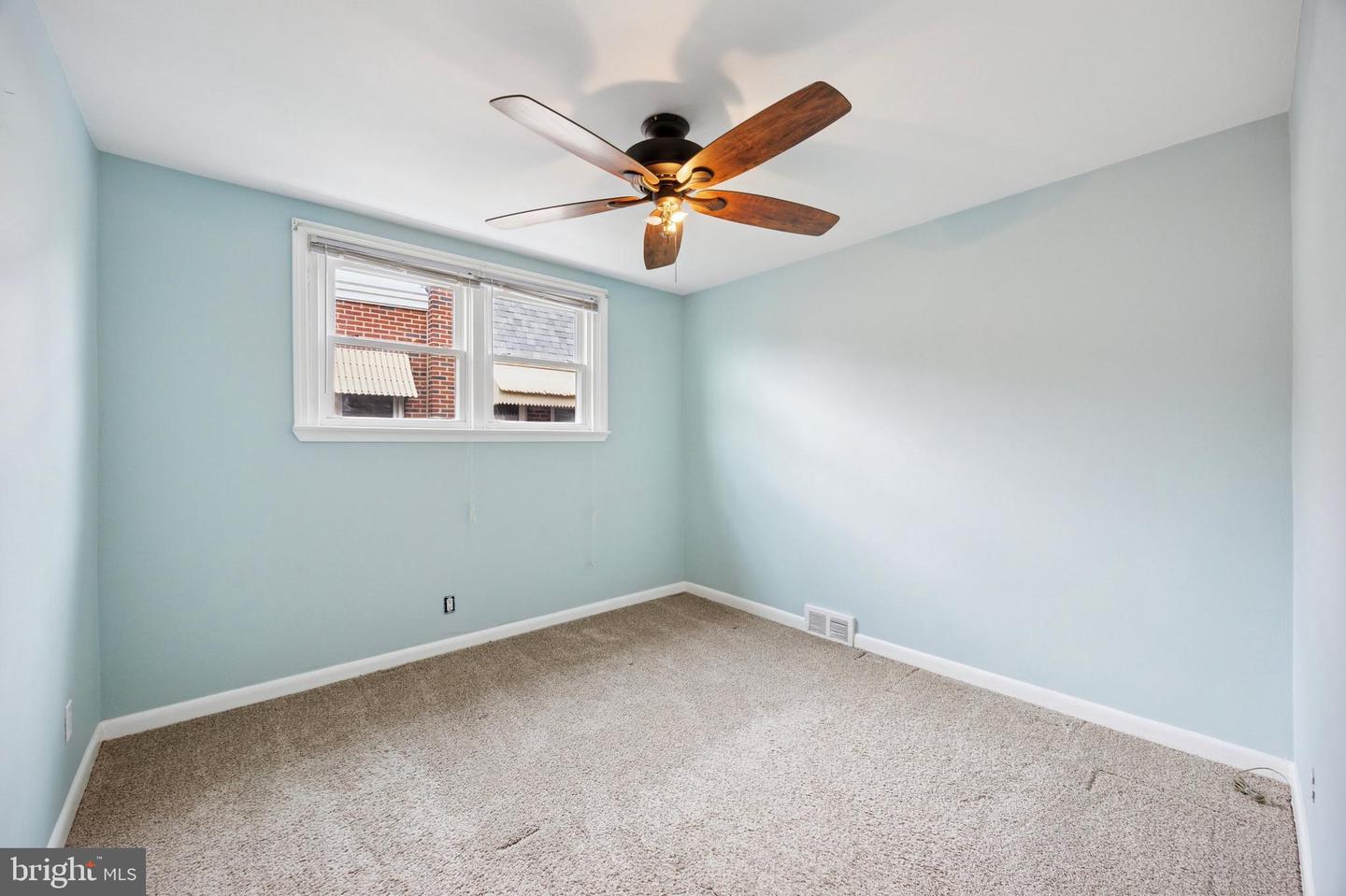 2230 Emerson St Property Photo 8