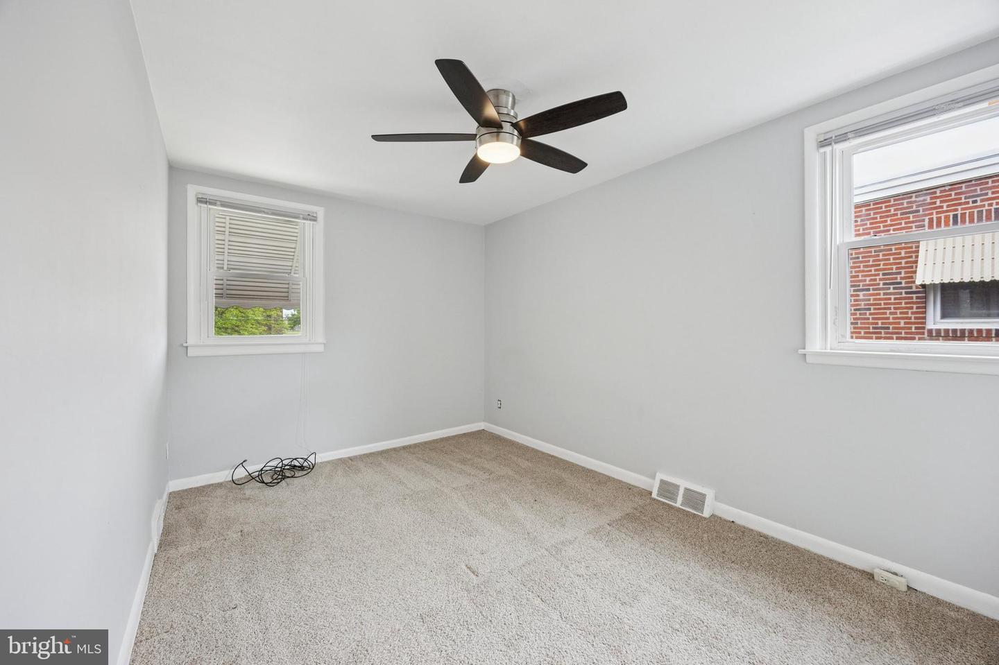 2230 Emerson St Property Photo 9